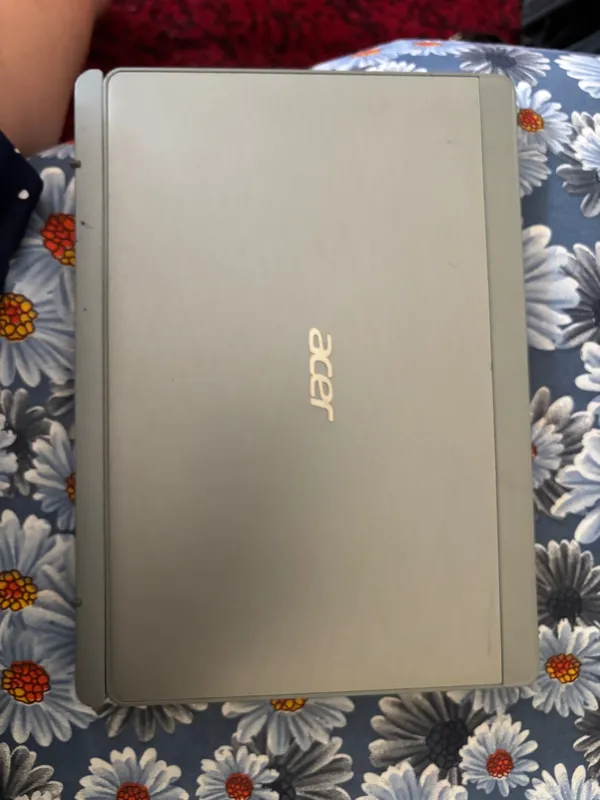 Продаю два ноутбука — HP и Acer 3