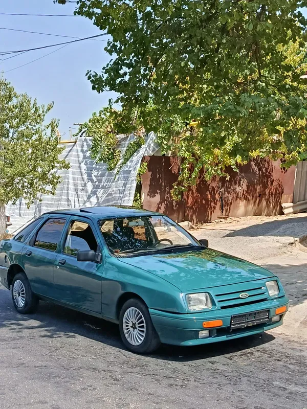 Ford sierra 1.6 — фото 1