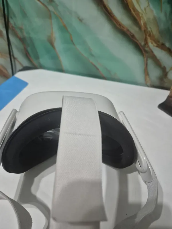 Oculus Quest 2 Advanced All-In-One Virtual Reality Headset - 128GB — фото 2