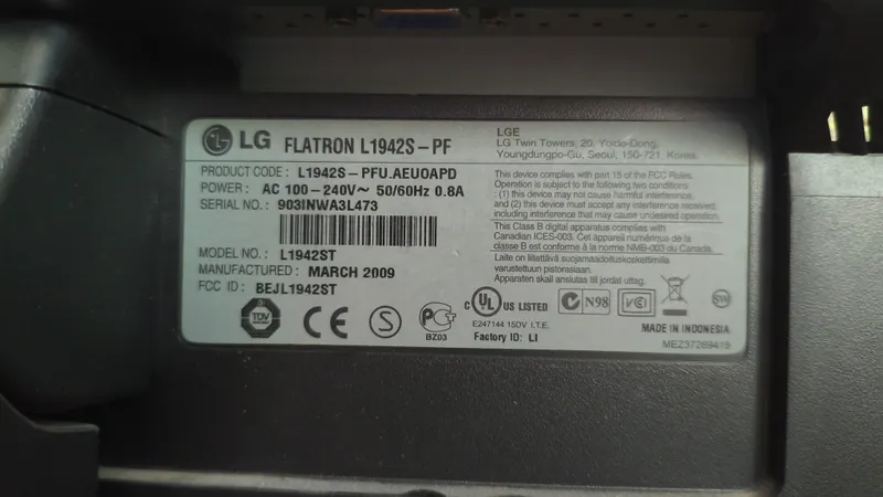монитор LG FLATRON L1942S, 19', б/у 3 монитор LG FLATRON L1942S, 19', б/у 3
