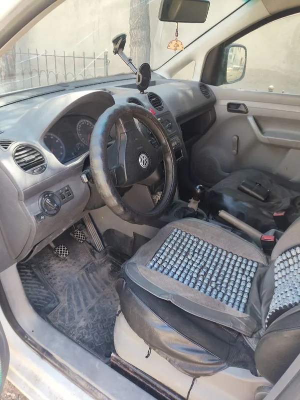 Volkswagen caddy sotiladi 2010 4