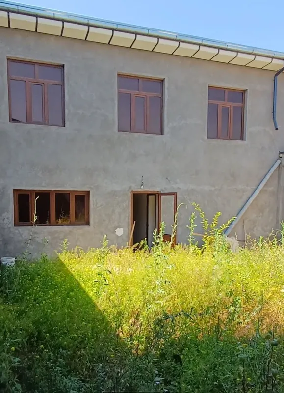 Nazarbekda Uchastka 2etajli 80% bitgan. 2