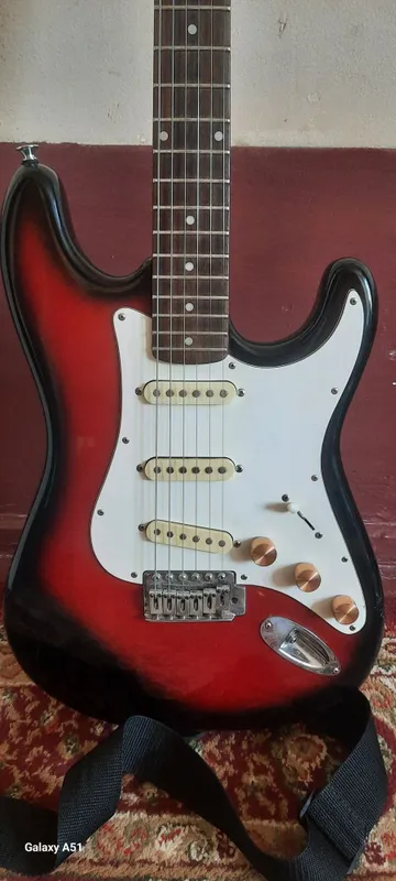 SAMIC elektro gitara koreyskiy 2 SAMIC elektro gitara koreyskiy 2