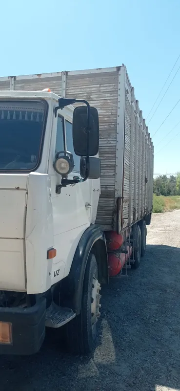 Kamaz titanik pritsep bilan sotiladi