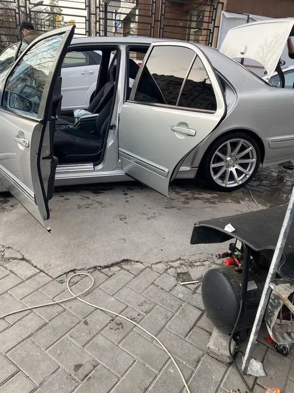 Mersedes Benz E 500 AMG 5 литрлик сотилади