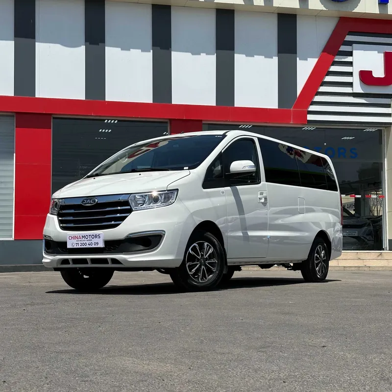 JAC M3 — практичный коммерческий минивэн