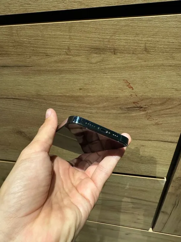 Iphon 12 pro 128 holati idial orqa shisha bilan batareka almashgan — фото 3