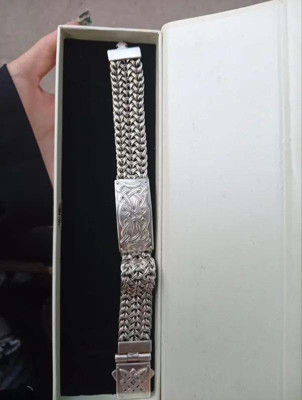 Серебро (Дубай), 82г. Б/у. 3 000 000. Торг