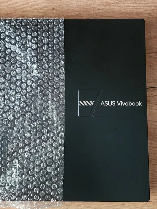 ASUS Vivobook 15 Core i5 13-gen / 16 GB / 512 GB