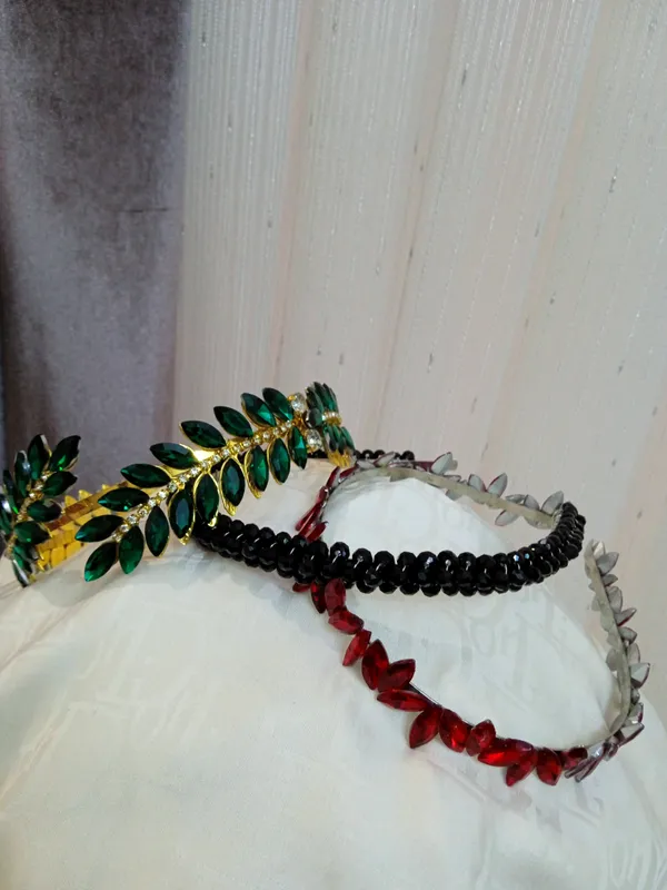 Diadema kelinlar uchun