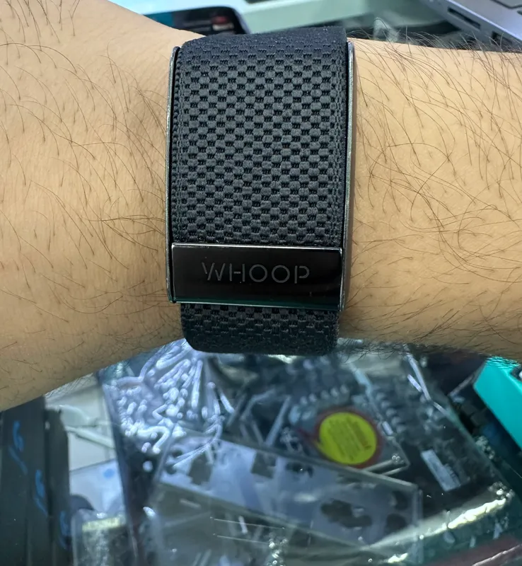 Whoop 4.0 original obunasiz 1 Whoop 4.0 original obunasiz 1