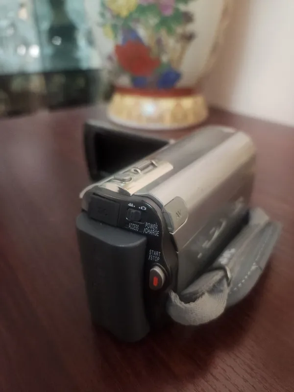 Видеокамера JVC GZ-MG630HE или Видеокамера JVC GZ-MG630HER 35x Zo 4 Видеокамера JVC GZ-MG630HE или Видеокамера JVC GZ-MG630HER 35x Zo 4