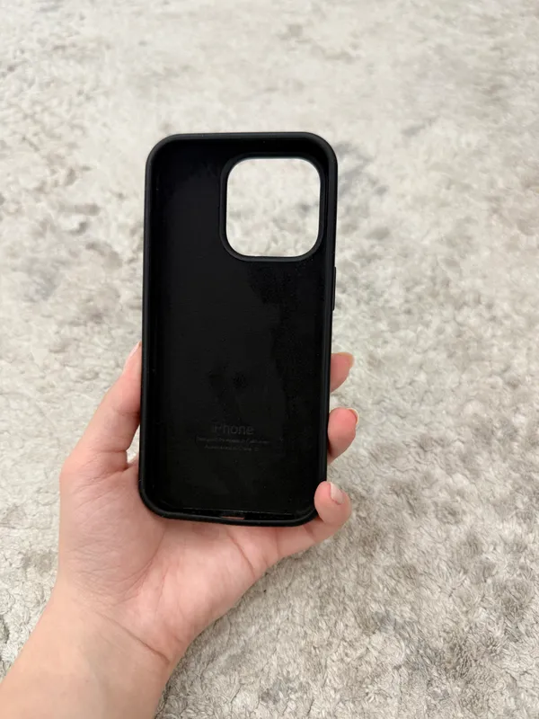 📱 Черный силиконовый чехол для iPhone 15 про — фото 2