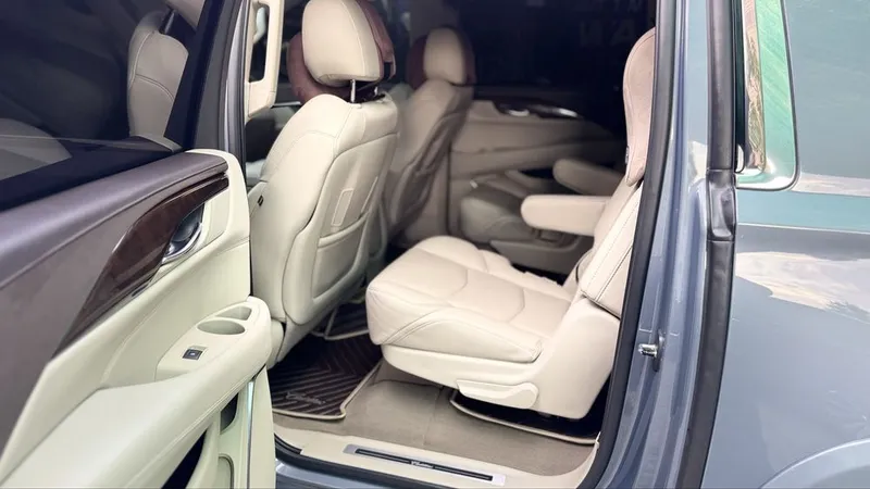 Cadillac Escalade / 2017 8 Cadillac Escalade / 2017 8