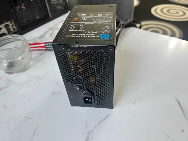 Блок питания CWT GPT500S-A 500W 2 Блок питания CWT GPT500S-A 500W 2