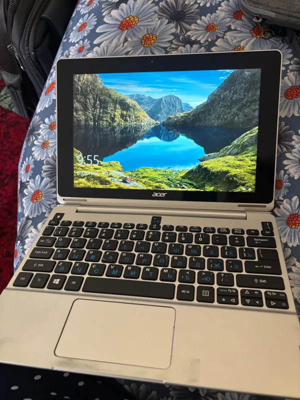 Продаю два ноутбука — HP и Acer 1