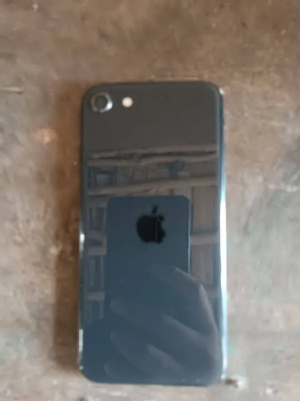 iPhone SE 2020 2