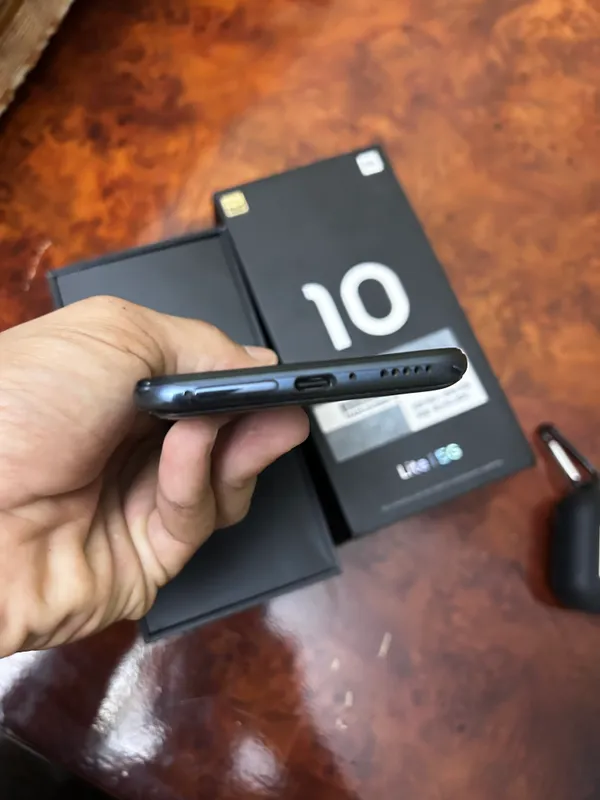 MI 10 Lite — 200 000 сум, ещё договоримся 7