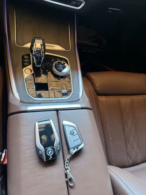 BMW X-7 xdrive 40i қара 2021 йил — фото 2