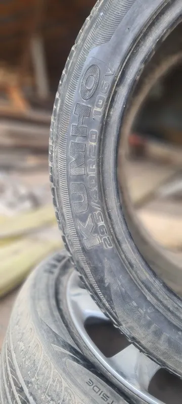 Li9 shina 295/40R20 106 V 6