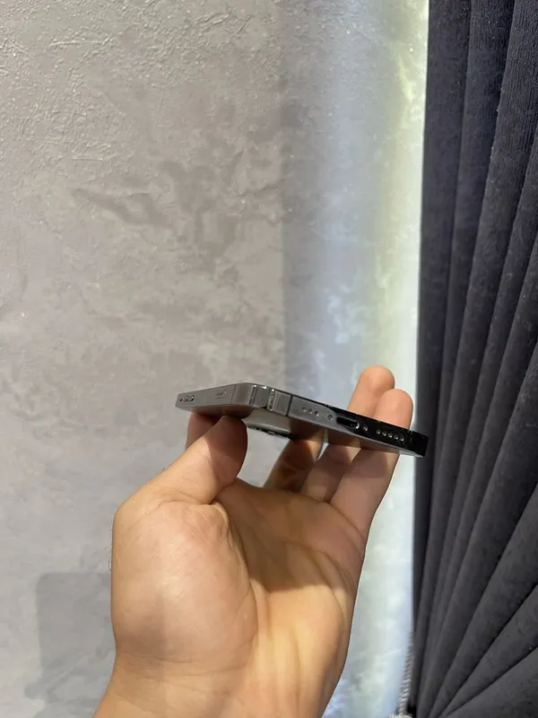 Iphone 12 pro . 4 Iphone 12 pro . 4