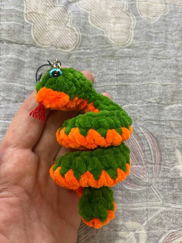 Вязаная игрушка Змейка — фото 3