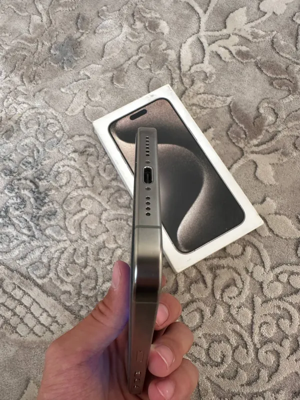 Iphone 15 pro max 4