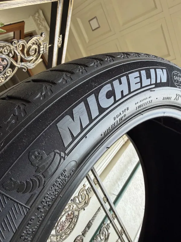 Michelin balon sotiladi 255/45/20 — фото 1