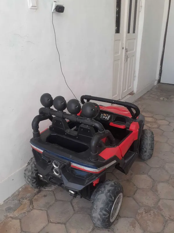 Продаётся детский электромобиль ( Bolalar uchun elektomobil SOTILADI!)