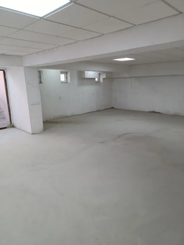 Сдам в аренду подвал 120 м² 4