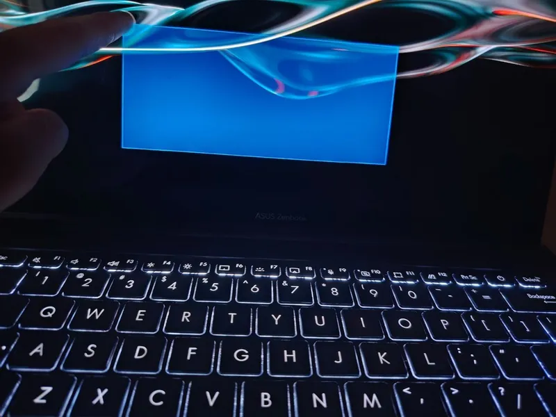 ASUS Zenbook 14X OLED — фото 1
