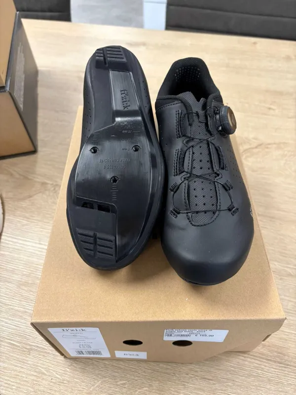 Новые шоссейные велотуфли Fizik Vento Omna Wide (BOA) | Размер 40 EU 4 Новые шоссейные велотуфли Fizik Vento Omna Wide (BOA) | Размер 40 EU 4