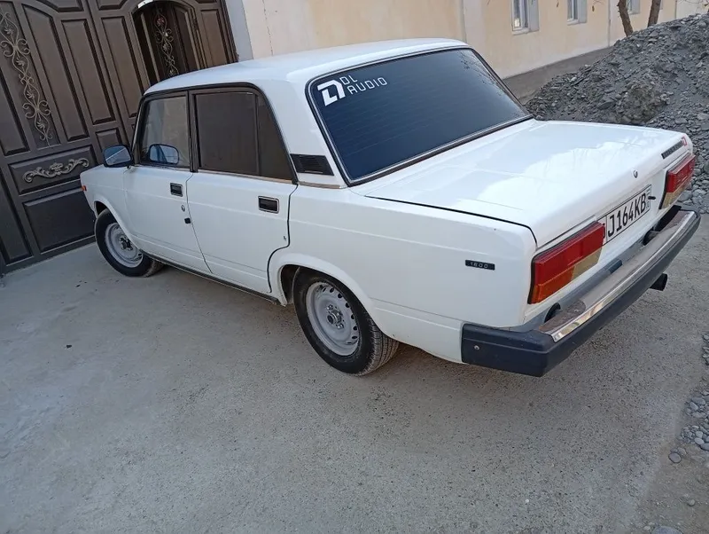 Лада 21074 год 2000