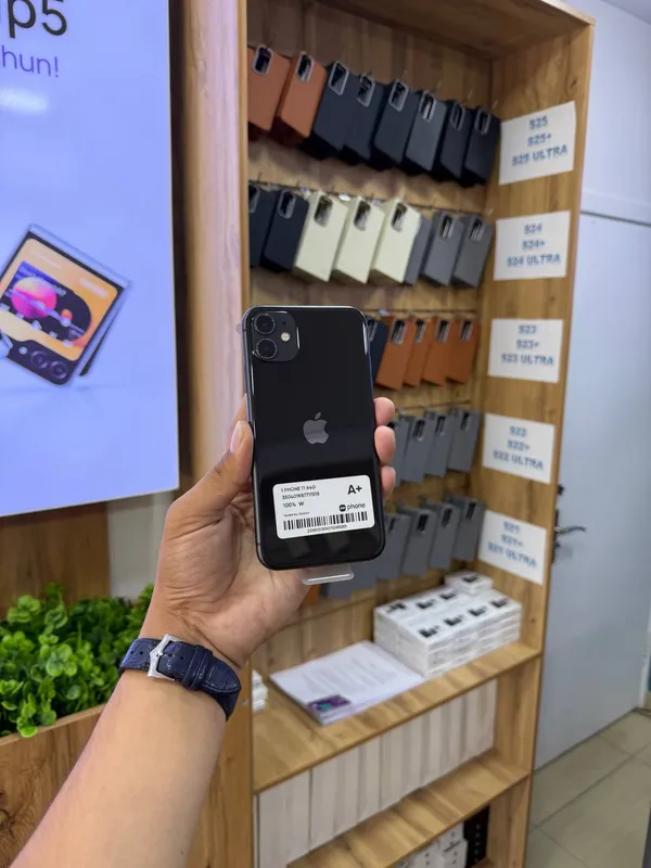 I PHONE 11