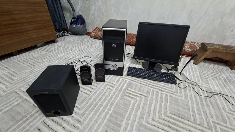 Продам стационарный комютер 32 оперативная память .б/у 1
