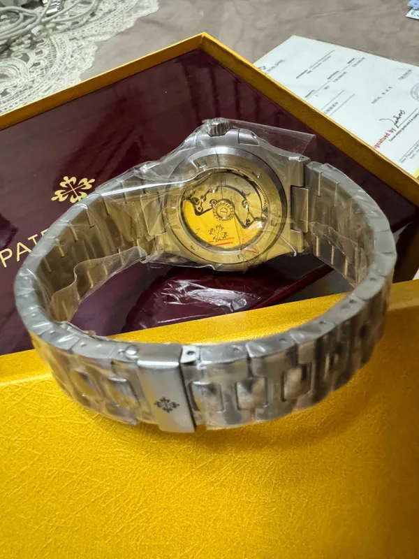 Часы Patek Philippe Nautilus Limited Edition — фото 2