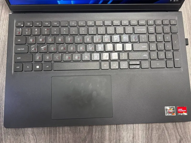 NOUTBOOK DELL 16 / 512 gb