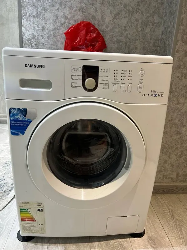 Рабочая стиральная машина Samsung 5 kg, требуется замена подшипника