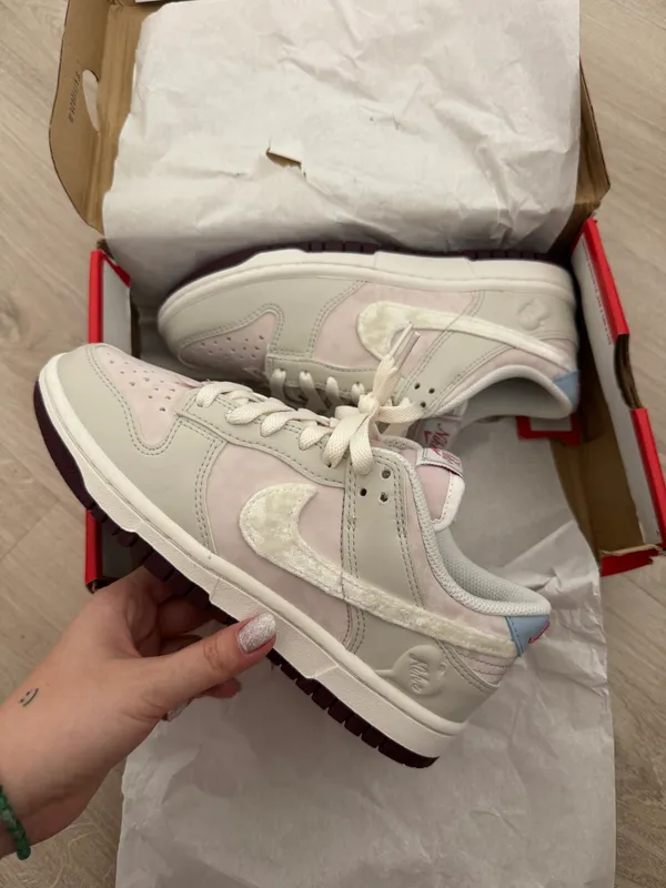 Ayollar krossovkasi Nike dunk low UK4 1 Ayollar krossovkasi Nike dunk low UK4 1
