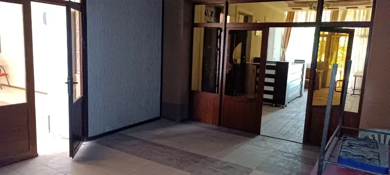 Uy sotiladi. Mahallot