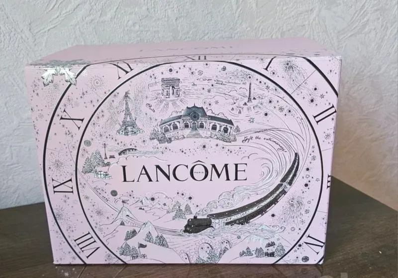 фирменная косметичка. Lancome. 2