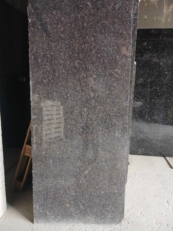 Honey brown granit fasad uchun chiroyli klassik tosh — фото 2