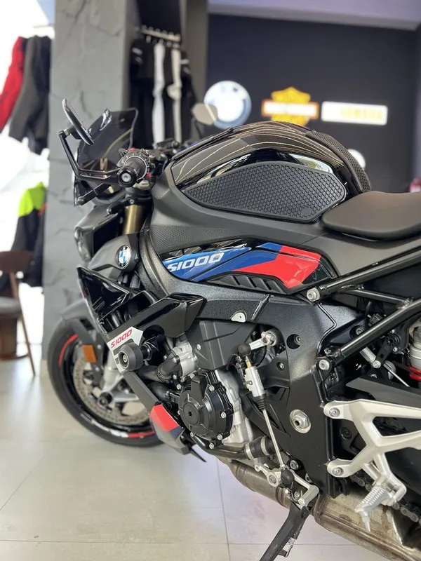 BMW S1000R restyling 4 BMW S1000R restyling 4