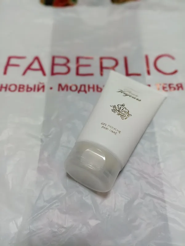 парфюмированный гель для душа Pour Toujours