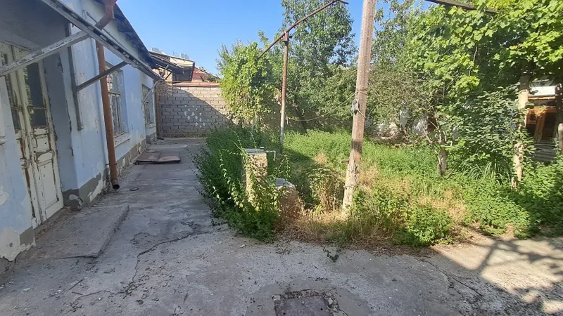 Продаётся двор 4 сотки, Лахути, 6 баня 5