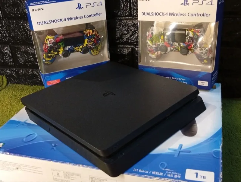 Playstation 4 slim 2 Playstation 4 slim 2
