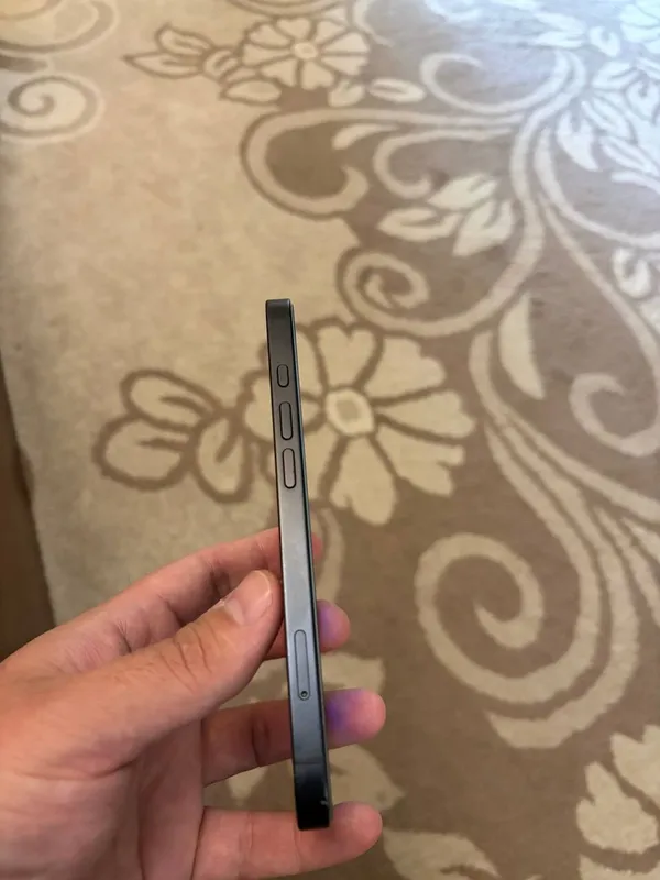 IPhone 16e karobka dakument 2