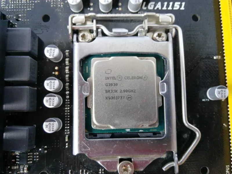 процессор Intel Celeron G3930 2.9Ghz Сокет - 1151 — фото 2