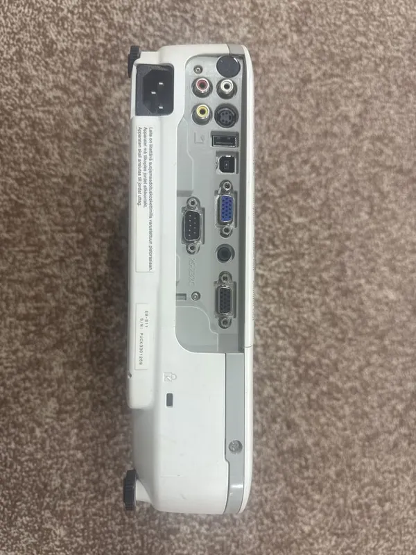 Proektor Epson LCD 2