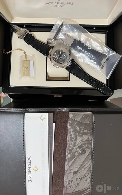 Patek Philippe 5712G-001 2 Patek Philippe 5712G-001 2